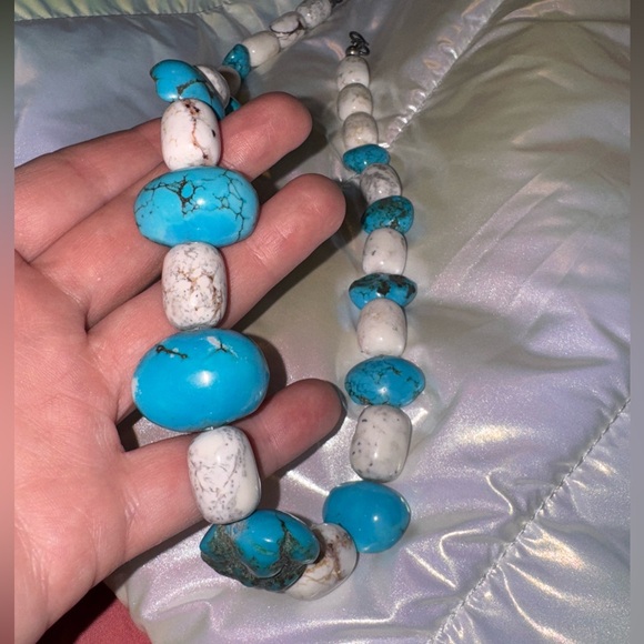 Jewelry - Genuine Turquoise and White Howlite Vintage Beaded Necklace